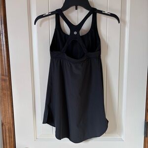 EUC Lululemon black exercise top
